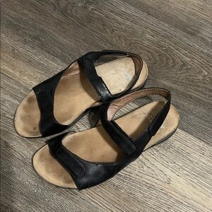 Dansko Black Leather Women's Sandals with Adjustable Straps Size 36